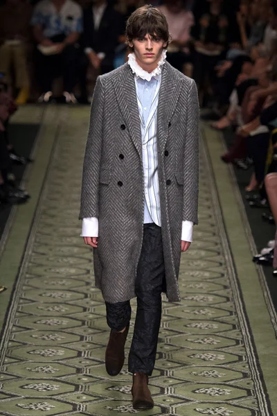 Look 74